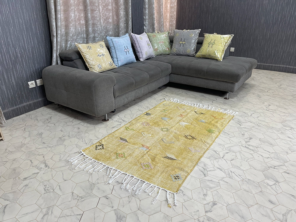 Sunlit Glow  - 3x5ft  Natural Cactus Silk Rug