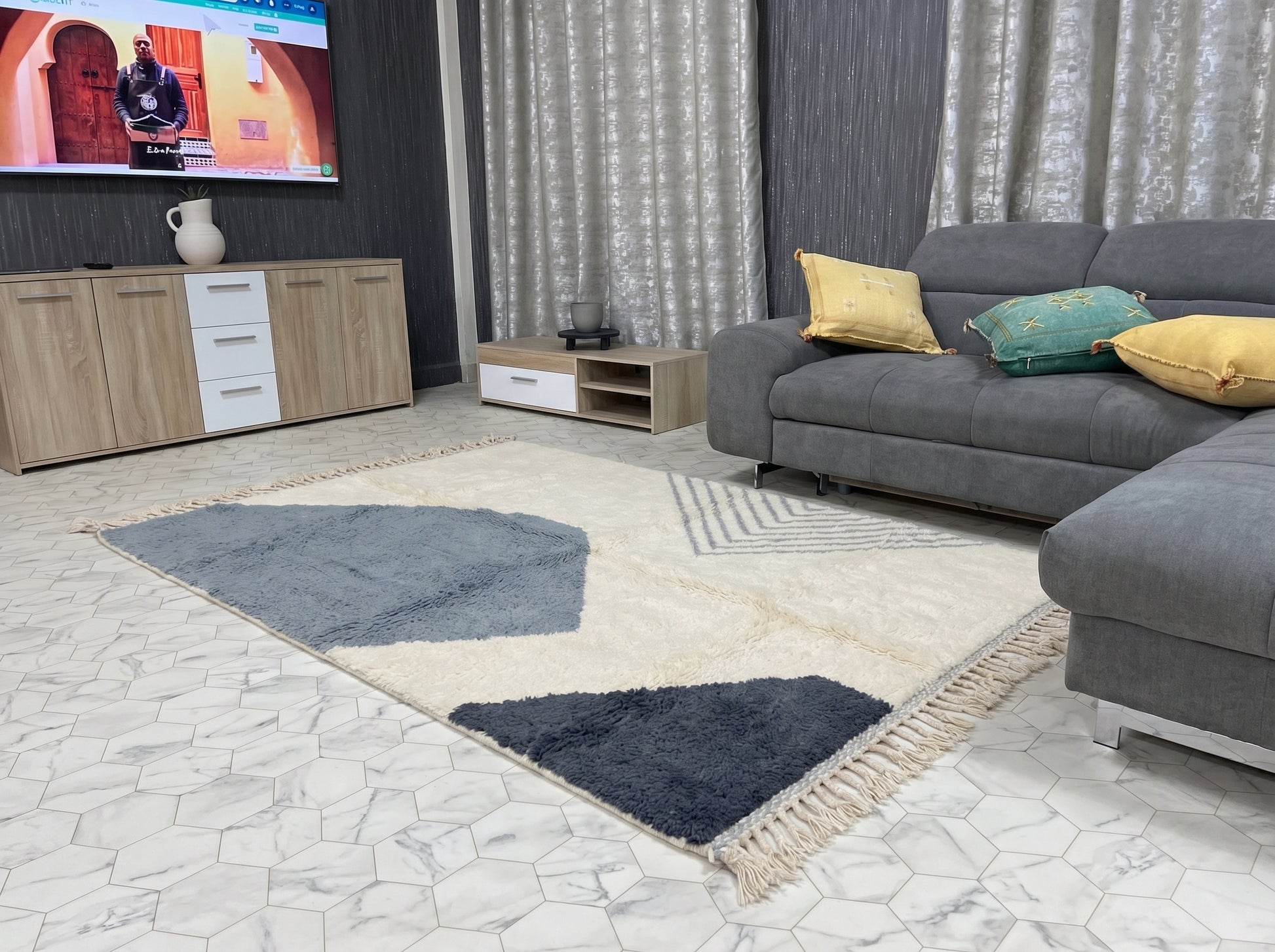 Alt text for room view 2 (different room setting)