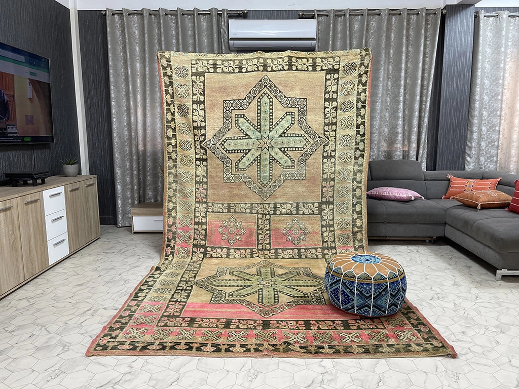 Amizmiz Artistry -6x12ft- Boujaad Rug