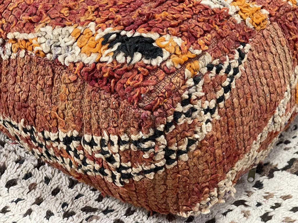 Azi Brebeded - Kilim Pouf