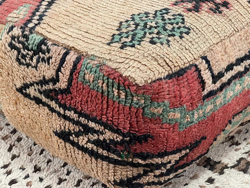 Camel Temptation - Kilim Pouf