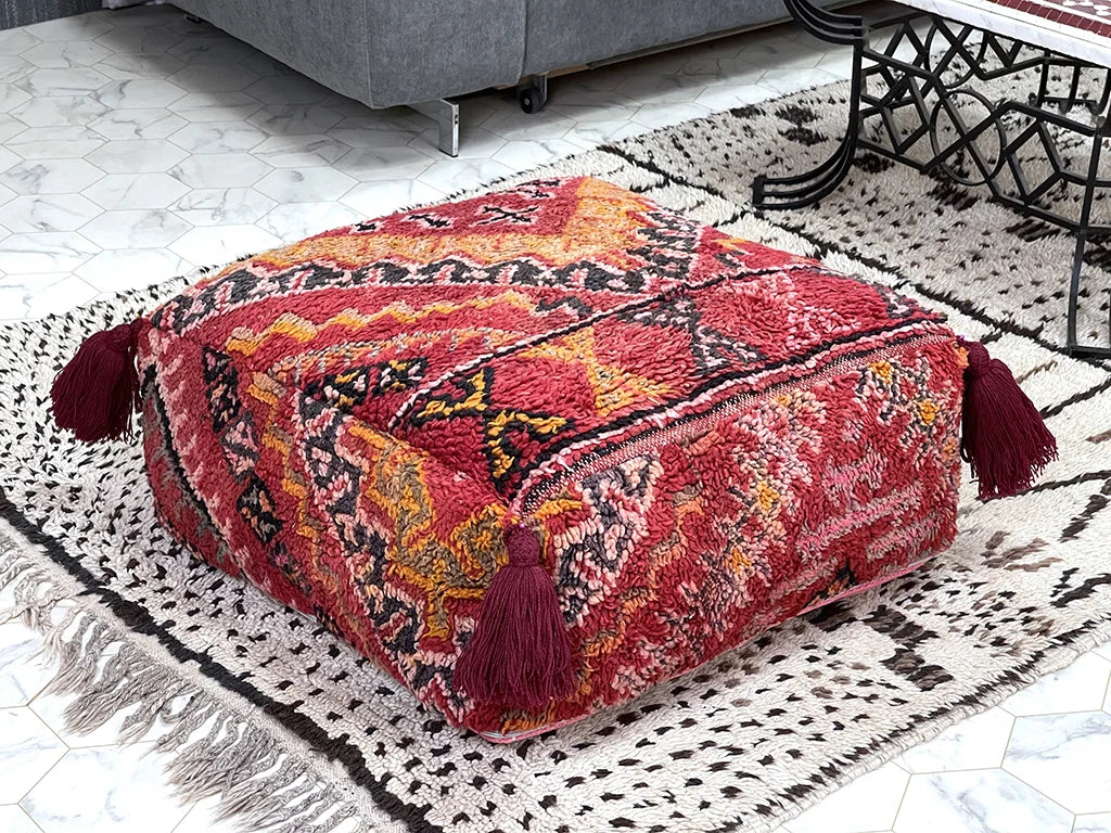 Scarlet Sojourn - kilim pouf