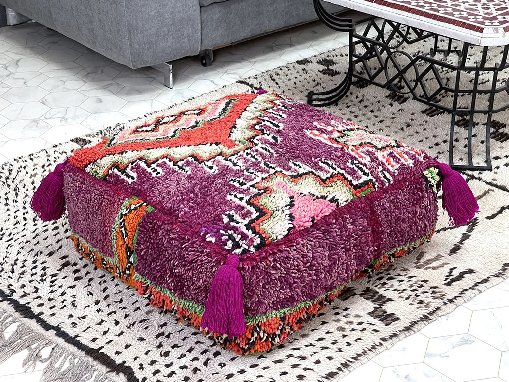 Ruby Rendezvous - Kilim pouf