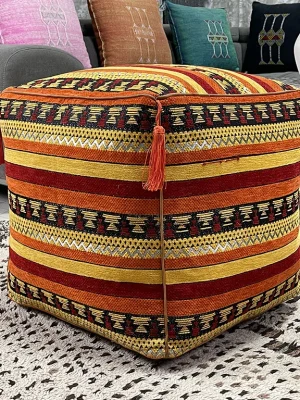 Red moroccan pouf 5