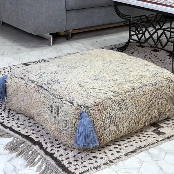 Hivernage Chic Kilim Pouf: A Modern & Sophisticated Moroccan Touch